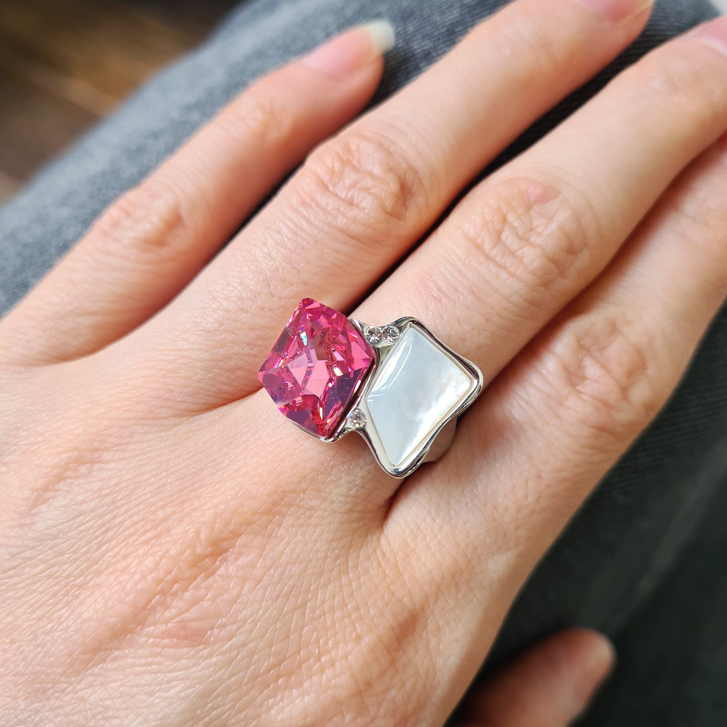 Striking Dark Fuchsia Pink Geometric Mother Shell Pearl Crystal Cocktail Ring Fluid