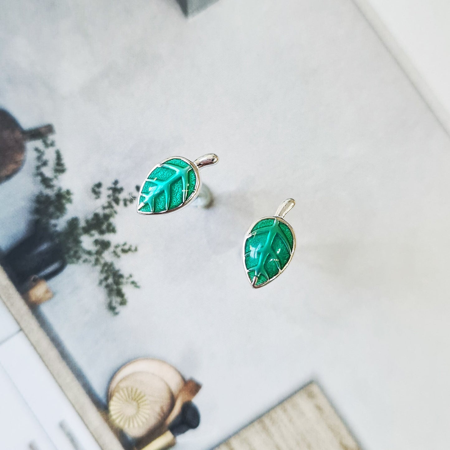 925 Sterling Silver Enamel Green Leaf Stud Earrings