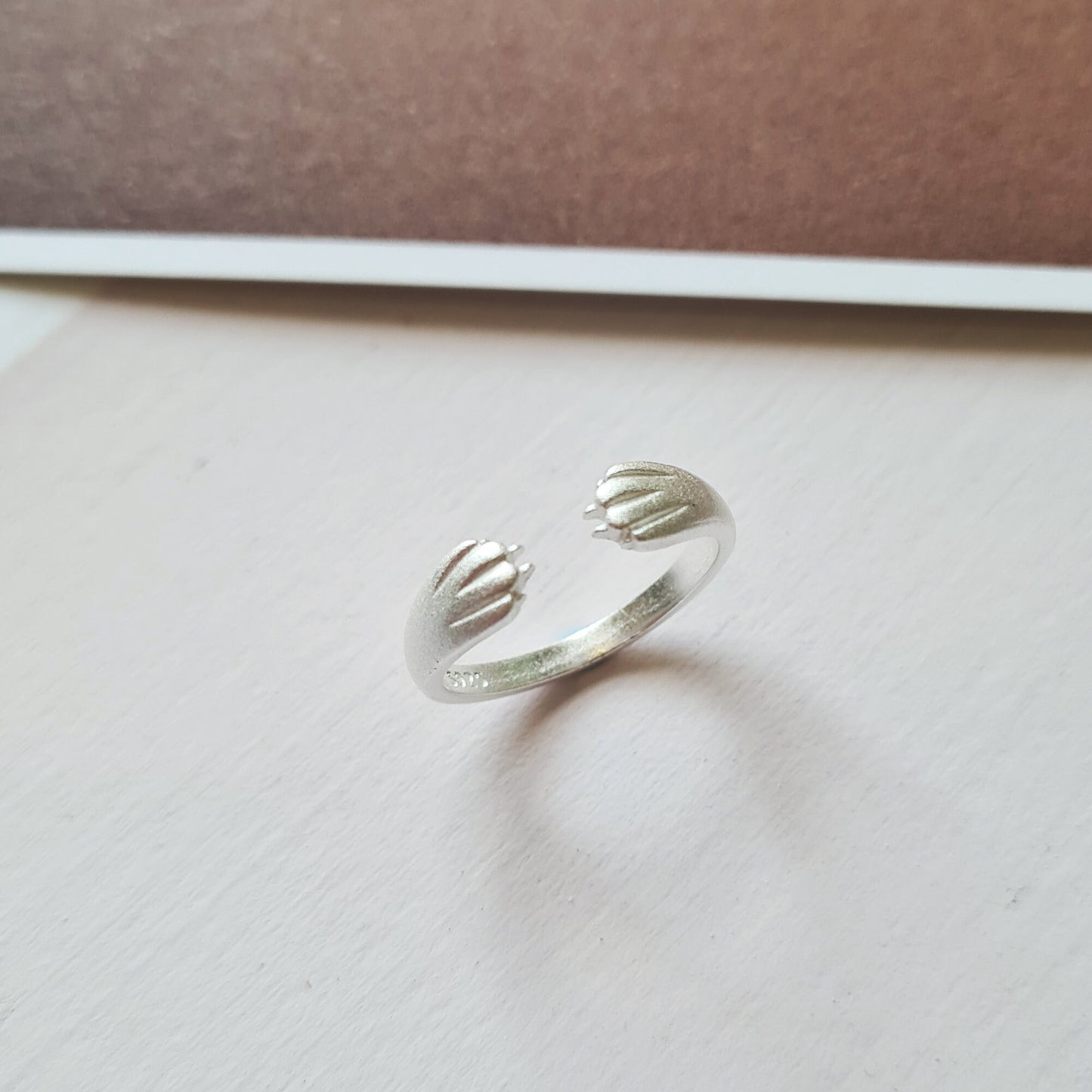 925 Sterling Silver Hugging Cat Paws Ring