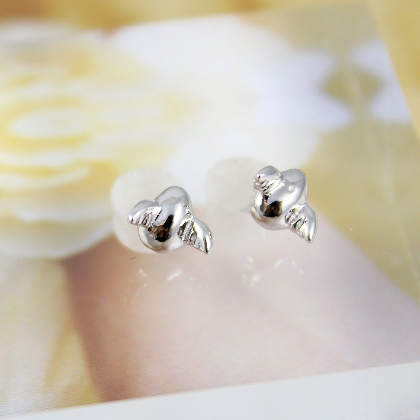 925 Sterling Silver Mini Flying Egg Stud Earrings