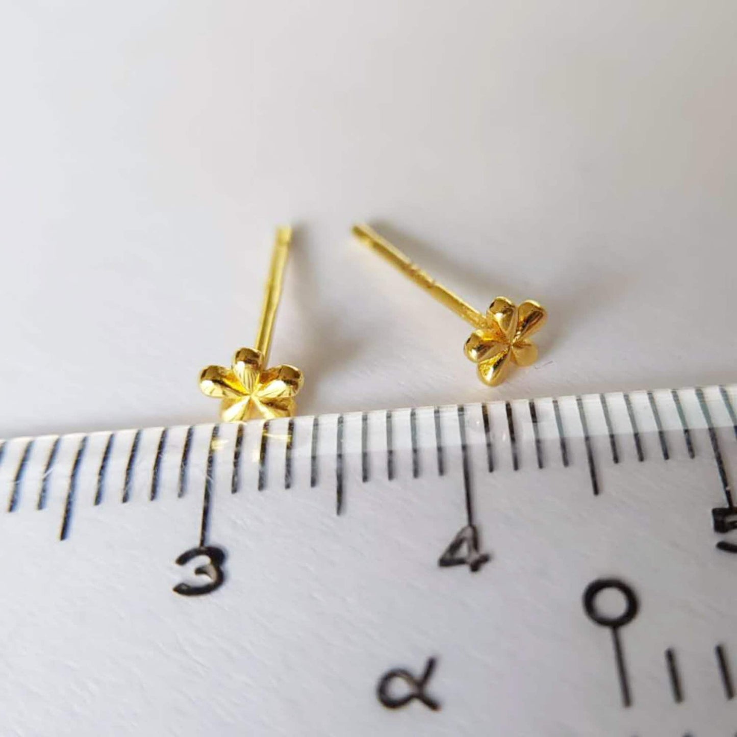 Tiny Mini Small 18k Sterling Silver Flower Studs Earrings Sleep in Diamante Crystal Clover Studs Mini stacking Wish Star Second Piercing