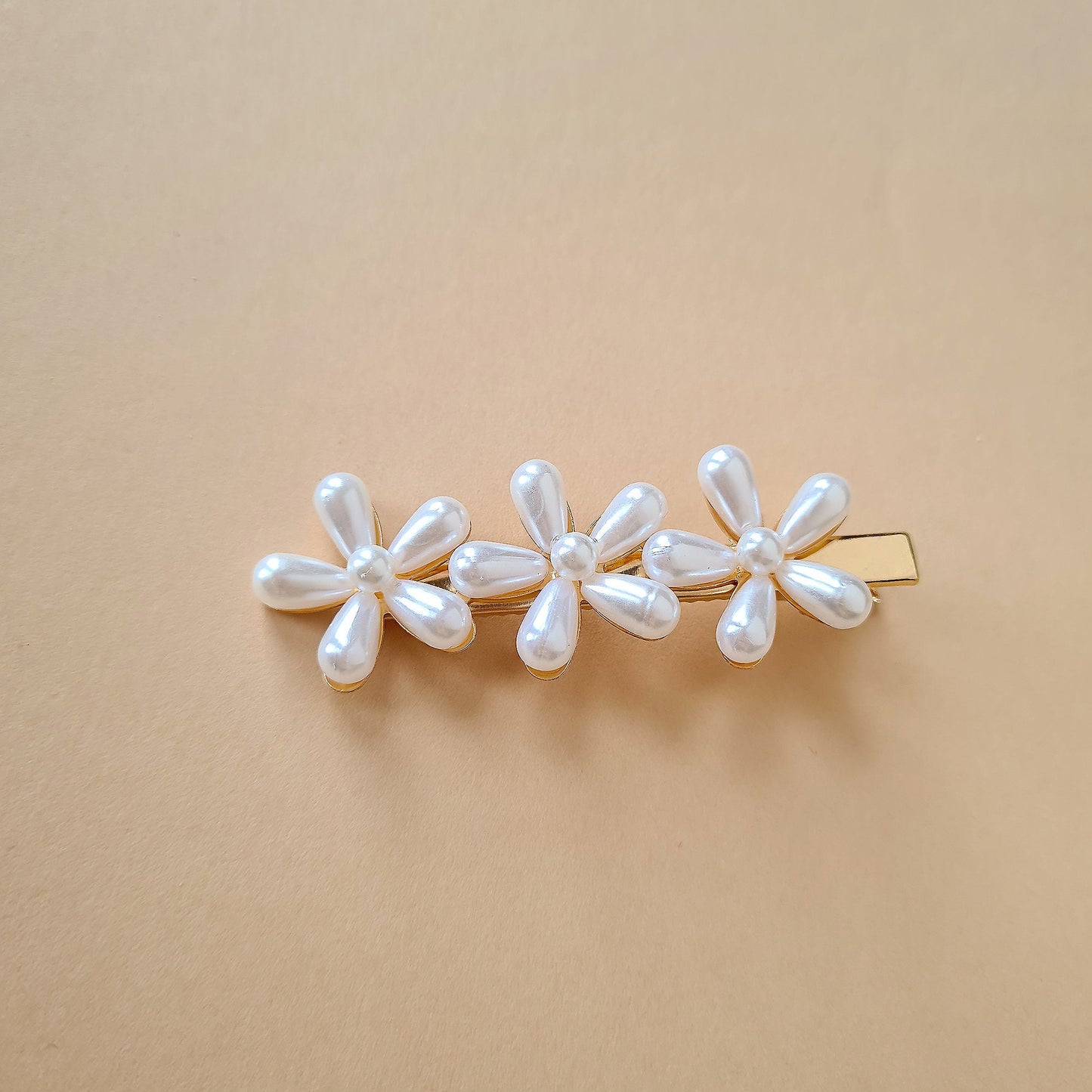 Pearl flower bridal hair accessory hair clip wedding brides bridesmaids hair gift