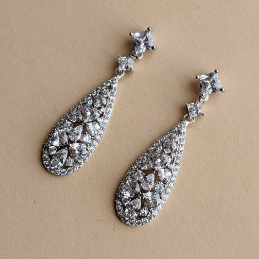 Gorgeous Art-Deco Teardrop Crystal Encrusted Wedding Bridal Drop Earrings Vintage