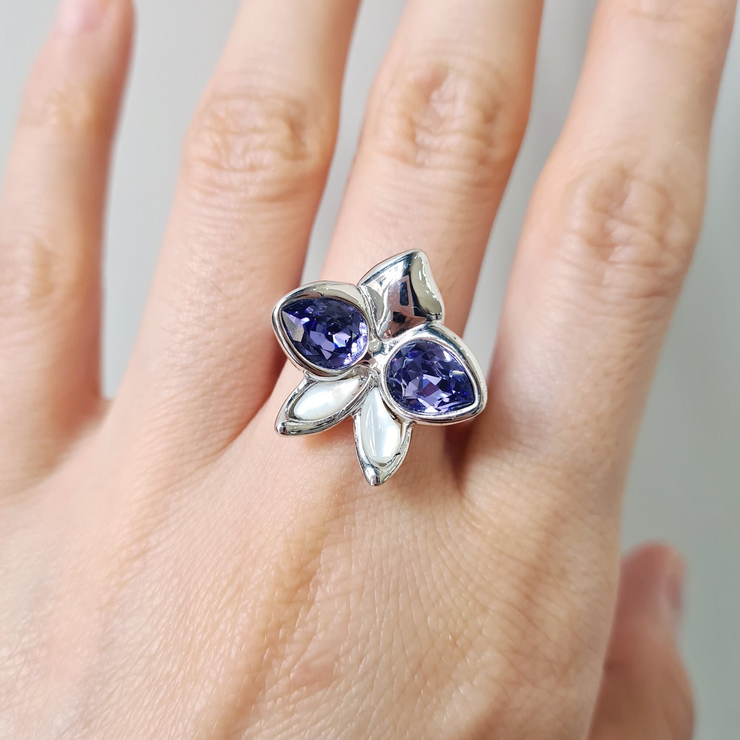 Striking Dark Purple Mother Shell Pearl Flower Statement Crystal Cocktail Ring