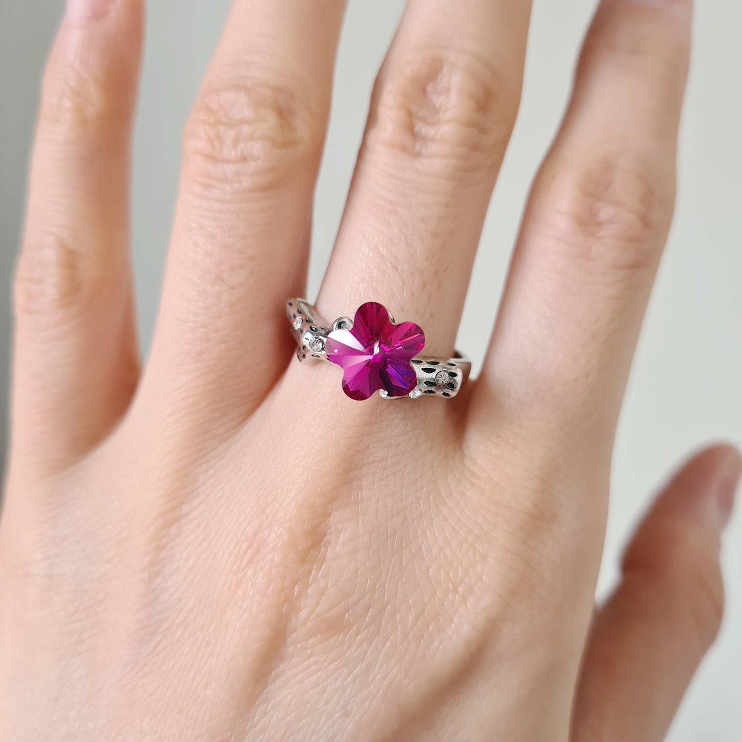 Striking Fuchsia Pink Daisy Sakura Flower Crystal Stackable Ring Branch Band