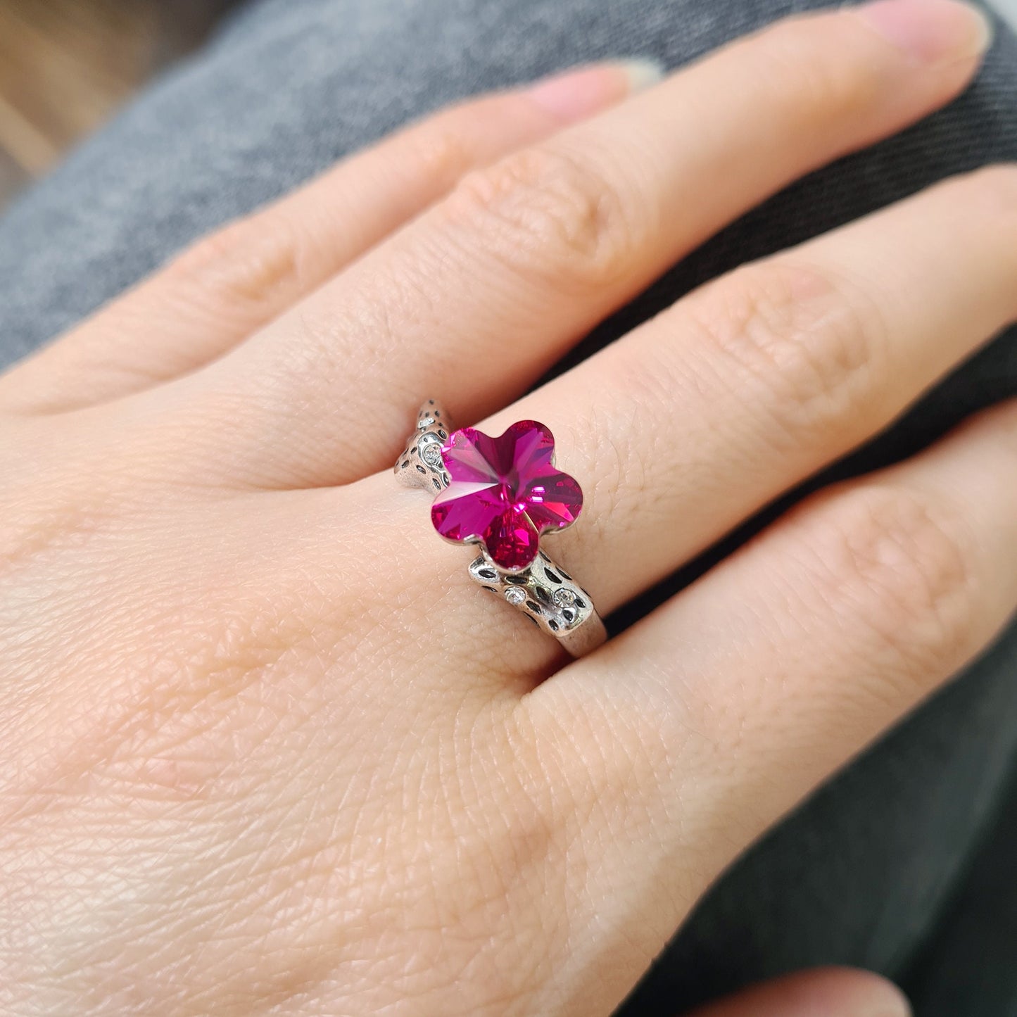 Striking Fuchsia Pink Daisy Sakura Flower Crystal Stackable Ring Branch Band