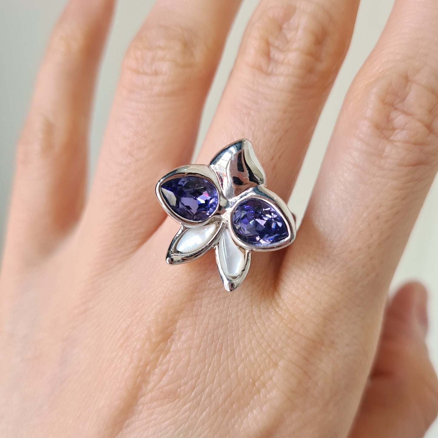 Striking Dark Purple Mother Shell Pearl Flower Statement Crystal Cocktail Ring